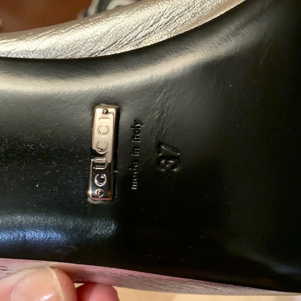 Brand new, rare,authentic ,real leather silver  Gucci shoes,made in Italy,size 7 - Picture 9 of 17